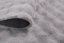 טען תמונה לצפייה בגלריה, שטיח פרווה וורוד\אפור דגם אמילי-שטיחי אמבטיה בד-סקטור אפיקים-אפור-סופר הום