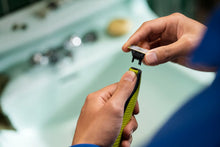 Load image into Gallery viewer, מכונת גילוח ONE BLADE דגם QP2724/10-מכונת גילוח-Philips-סופר הום