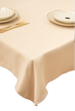 טען תמונה לצפייה בגלריה, מפת שולחן פאולינה - במגוון צבעים-מפת שולחן-ASHRAM-עגולה 180 ס"מ-לבן-סופר הום