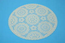 Load image into Gallery viewer, פלייסמט תחרה עגול שחור/לבן/קרם-פלייסמנט-SUPERHOME סופרהום-קרם-סופר הום