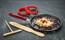 טען תמונה לצפייה בגלריה, מחבת קרפ אלומיניום 25 ס''מ Piccolo-מחבת קרפ ופנקייק-Soltam סולתם-סופר הום