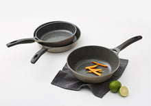 טען תמונה לצפייה בגלריה, סדרת מחבתות בציפוי שיש קרמי STONE - מגוון גדלים-מחבתות אלומיניום-Lock & Lock-מחבת קוטר 20 ס״מ-סופר הום