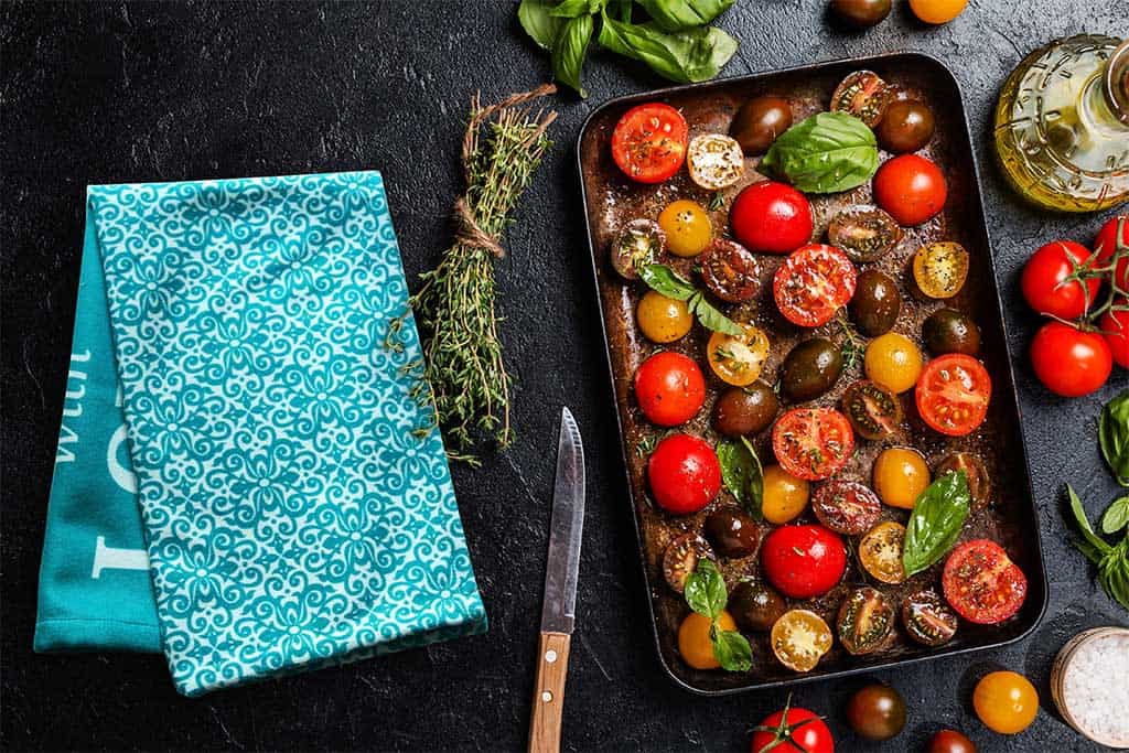 מגבת מטבח עם כיתוב "COOKING WITH LOVE"-מגבת מטבח-Befor Market Group Ltd-סופר הום
