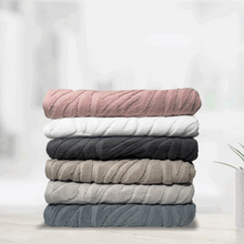 טען תמונה לצפייה בגלריה, מגבת גוף - דגם ZEBRA - מגוון צבעים-מגבת גוף-Via Home-אפור בהיר-סופר הום
