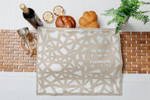 טען תמונה לצפייה בגלריה, כיסוי חלות מרהיב- דגם ברוך - 3 צבעים לבחירה-כיסוי חלות דמוי עור-ASHRAM-מוקה-סופר הום
