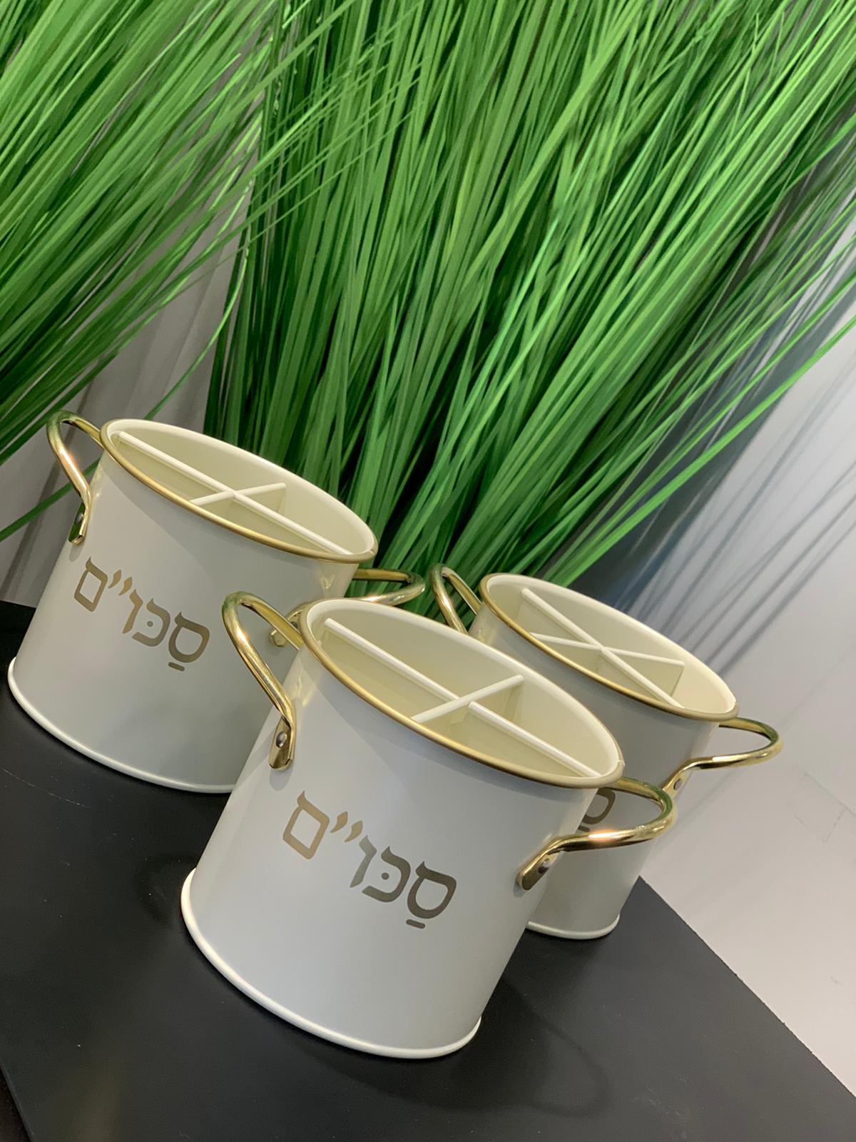 כלי מתכת לסכום במגוון צבעים-סכומון-גרופי מתנות-לבן עם כיתוב סכו"ם-סופר הום