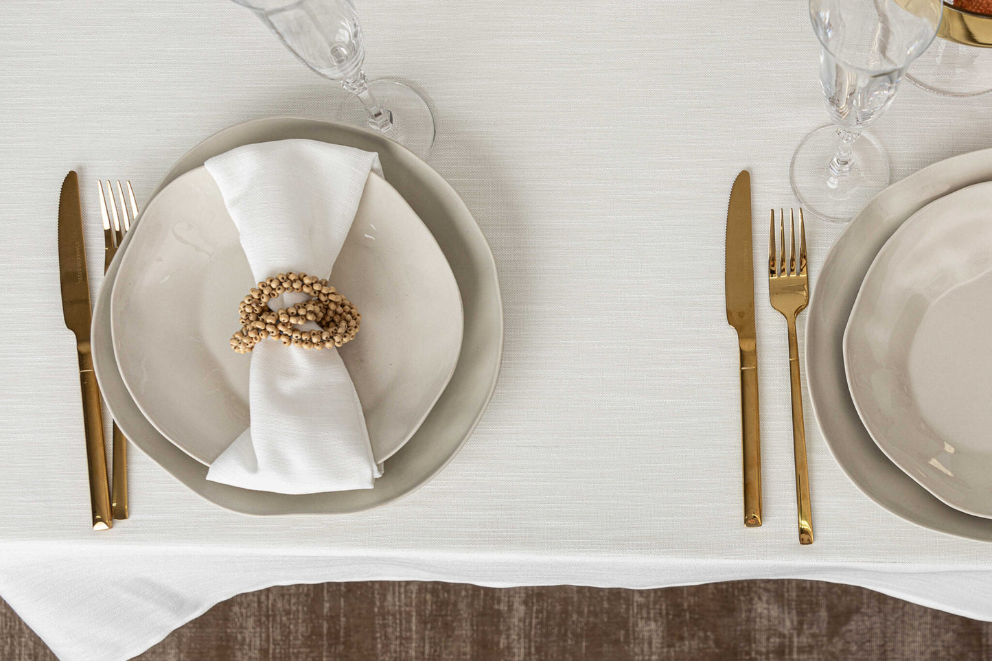 מפת שולחן דגם גרייס לבן ב2 אורכים-מפת שולחן-ASHRAM-4 מטר-סופר הום